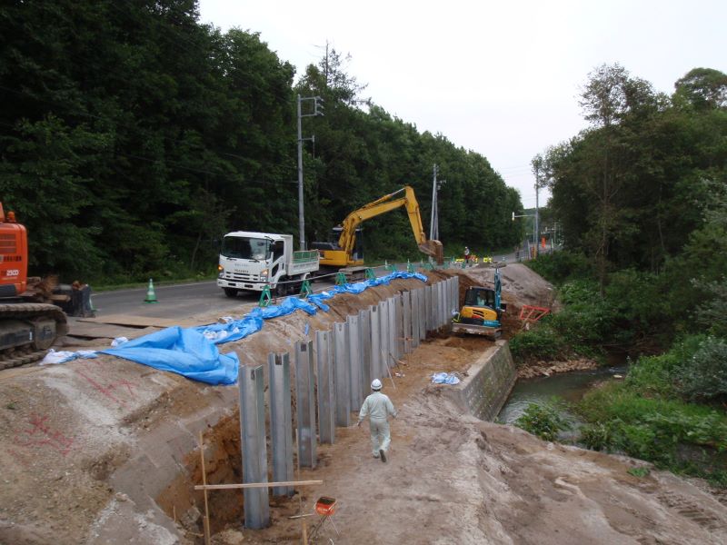 市道輪厚中の沢線共和歩道橋新設工事（平成２５年度）