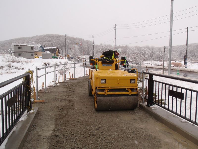 市道輪厚中の沢線共和歩道橋新設工事（平成２５年度）